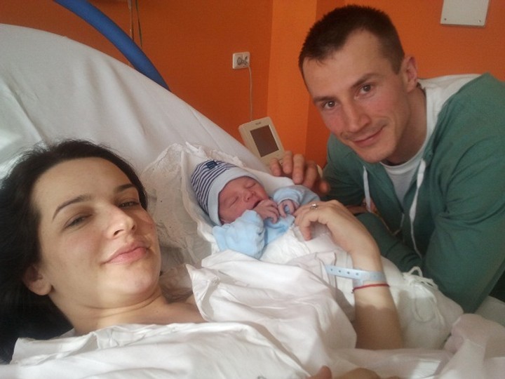 Romanovi Tvrdoňovi sa narodil synček Adamko